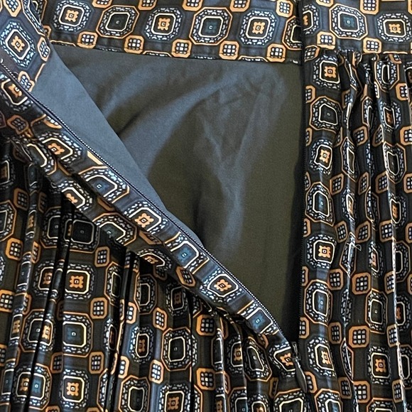 Banana Republic Women's Pleated Maxi Skirt Size 10 - Picture 7 of 9